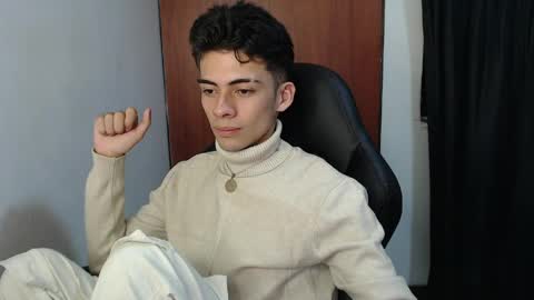 Snapshot of hiso_kai chatting on 04/08/26, 05:07 Hisokax online show from 04/08/26, 05:07