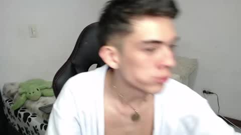 Snapshot of hiso_kai chatting on 04/28/26, 02:49 Hisokax online show from 04/28/26, 02:49