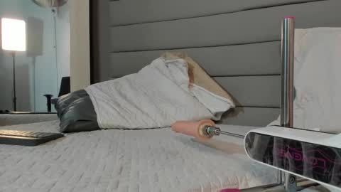 Snapshot of hisoka_0 chatting on 09/09/25, 11:26 Hisoka online show from 09/09/25, 11:26