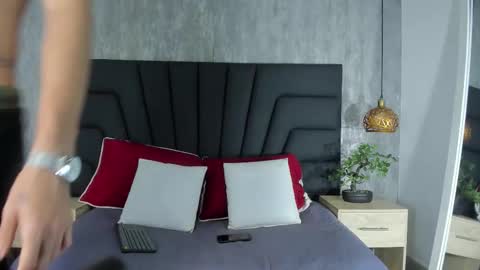 Snapshot of hisoka_0 chatting on 10/24/25, 02:30 Hisoka online show from 10/24/25, 02:30