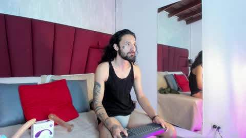 Snapshot of hisoka_0 chatting on 11/18/25, 01:00 Hisoka online show from 11/18/25, 01:00