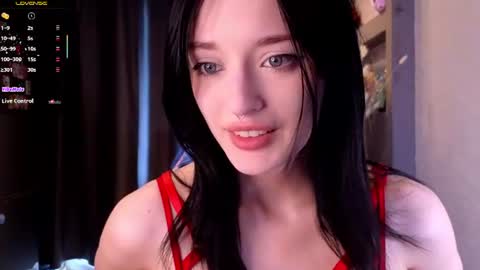 Snapshot of hisoka__akerley chatting on 07/12/26, 07:43 Ella online show from 07/12/26, 07:43