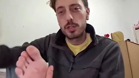 Snapshot of hitmenoww chatting on 12/13/24, 12:53 hitmenoww online show from 12/13/24, 12:53