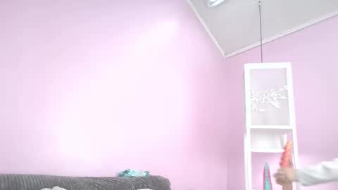 hiyakasudere_ online show from 11/27/25, 06:21