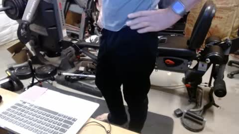 Snapshot of hnic9999 chatting on 04/08/26, 11:43 Nick online show from 04/08/26, 11:43