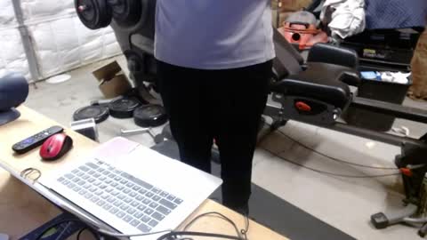 Snapshot of hnic9999 chatting on 04/10/26, 12:10 Nick online show from 04/10/26, 12:10