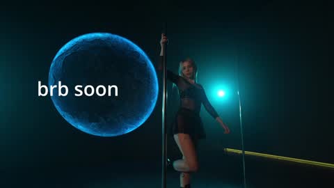 Holly online show from 12/28/24, 09:08