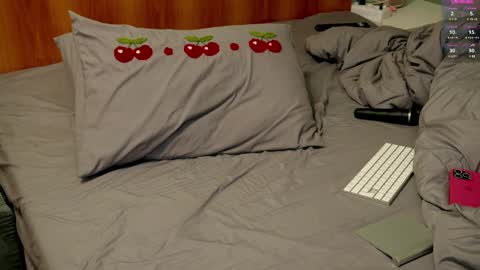 Holly online show from 02/15/25, 11:47