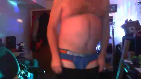 Snapshot of hobbes80 chatting on 12/31/24, 05:11 hobbes80 online show from 12/31/24, 05:11