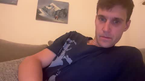 Snapshot of hobie006 chatting on 03/01/26, 09:17 hobie006 online show from 03/01/26, 09:17