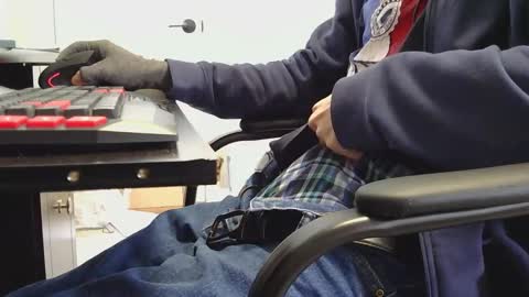 Snapshot of hoboayoyo chatting on 11/28/25, 03:36 Hentai man online show from 11/28/25, 03:36