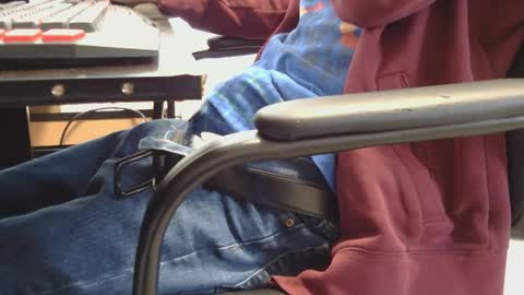 Snapshot of hoboayoyo chatting on 12/14/25, 07:40 Hentai man online show from 12/14/25, 07:40