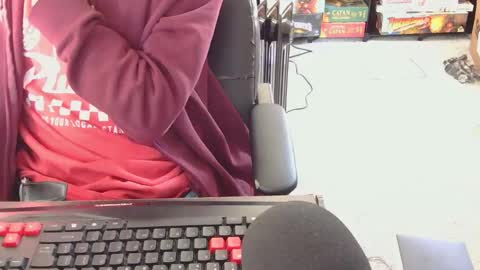 Snapshot of hoboayoyo chatting on 12/21/25, 08:27 Hentai man online show from 12/21/25, 08:27