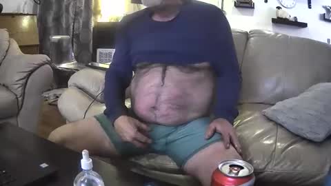 hobohoeless online show from 12/17/25, 05:57