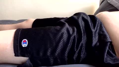 Snapshot of hockey44guy chatting on 10/28/25, 01:36 mikey online show from 10/28/25, 01:36