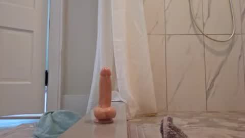 hockeyjock17 online show from 05/11/26, 02:45