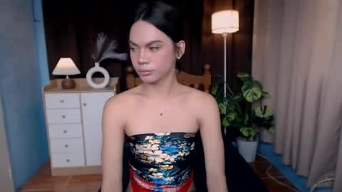 Snapshot of hoellygia chatting on 03/18/26, 07:00 IM NEW HERE ITS ME GIA online show from 03/18/26, 07:00