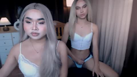 Snapshot of hoellygia chatting on 03/19/26, 09:02 IM NEW HERE ITS ME GIA online show from 03/19/26, 09:02