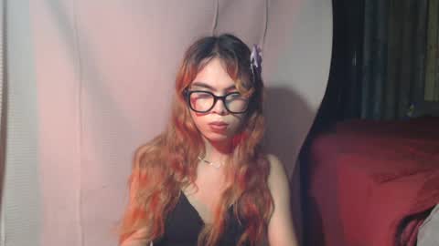 Snapshot of hoelyaurora chatting on 05/11/26, 07:55 Aurora3 online show from 05/11/26, 07:55