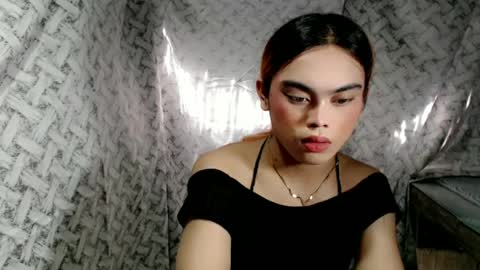 Snapshot of hoelyaurora chatting on 07/14/26, 04:50 Aurora3 online show from 07/14/26, 04:50