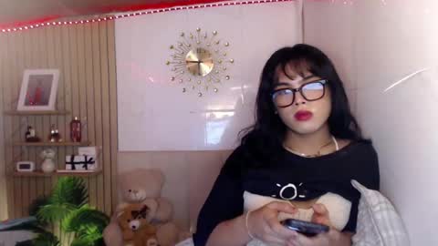 Snapshot of hoelyaurora chatting on 08/03/26, 03:38 Aurora3 online show from 08/03/26, 03:38