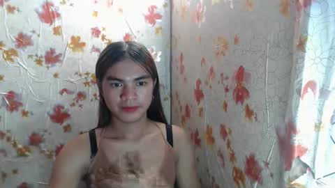 Snapshot of hoelykarina chatting on 03/08/26, 12:30 Karina3 online show from 03/08/26, 12:30