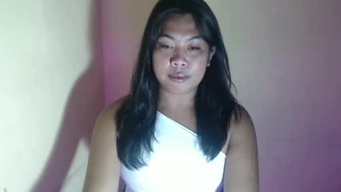 Snapshot of hoelylayla chatting on 03/14/26, 11:43 Layla3 online show from 03/14/26, 11:43