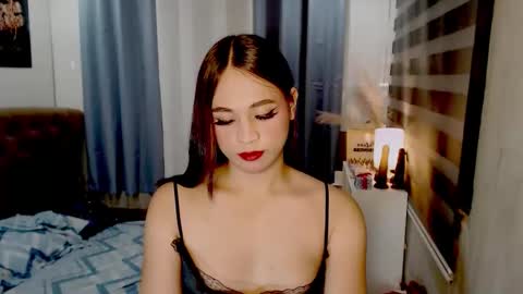 Snapshot of hoelymarie chatting on 05/12/26, 10:23 hoelymarie online show from 05/12/26, 10:23