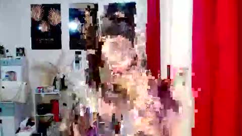 Snapshot of hoelymarie chatting on 05/31/26, 11:28 hoelymarie online show from 05/31/26, 11:28