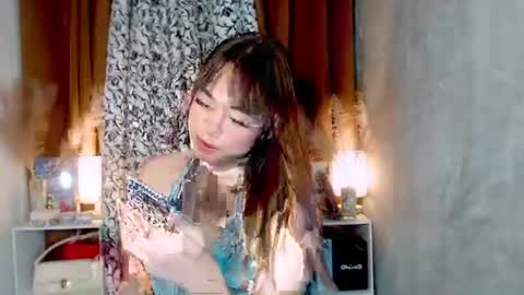 Snapshot of hoelymarie chatting on 06/27/26, 05:01 hoelymarie online show from 06/27/26, 05:01