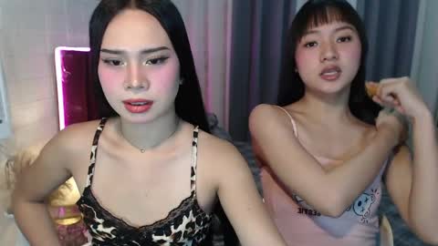 Snapshot of hoelymolly chatting on 04/18/26, 07:29 hoelymolly online show from 04/18/26, 07:29
