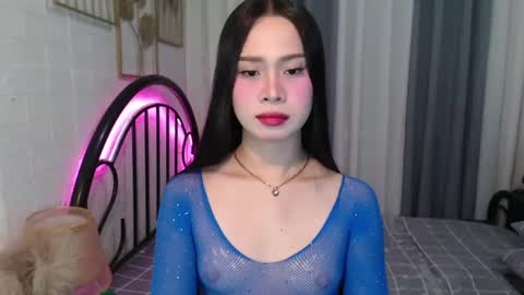Snapshot of hoelymolly chatting on 07/02/26, 06:58 hoelymolly online show from 07/02/26, 06:58