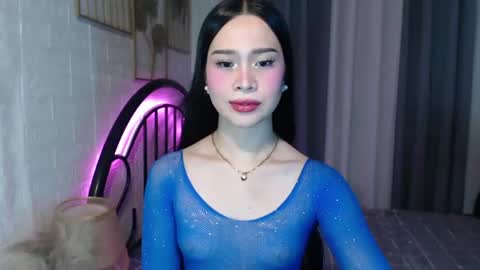 Snapshot of hoelymolly chatting on 07/05/26, 07:43 hoelymolly online show from 07/05/26, 07:43