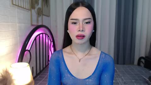 Snapshot of hoelymolly chatting on 07/09/26, 07:07 hoelymolly online show from 07/09/26, 07:07