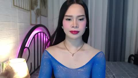 Snapshot of hoelymolly chatting on 07/10/26, 08:22 hoelymolly online show from 07/10/26, 08:22