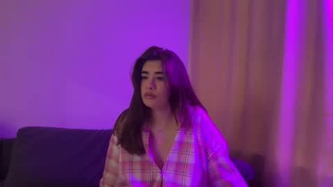 Snapshot of hoenyazhe chatting on 11/30/25, 11:03 Nancy Becconi online show from 11/30/25, 11:03