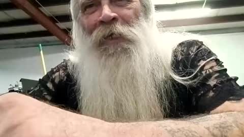 Hogschlong63 online show from 10/26/25, 08:37