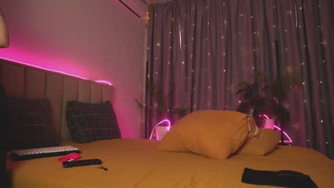 Snapshot of hojul chatting on 03/24/26, 07:13 julia online show from 03/24/26, 07:13