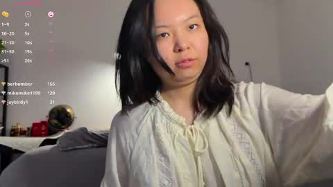 Snapshot of hola_sunflower chatting on 04/21/26, 02:51 amy online show from 04/21/26, 02:51