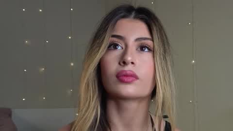 Moni Monica online show from 10/28/25, 08:07