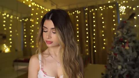 Moni Monica online show from 12/17/25, 08:09