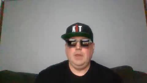 Snapshot of holden_minutz chatting on 04/22/26, 09:33 holden_minutz online show from 04/22/26, 09:33