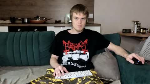 Snapshot of holdonbitch chatting on 09/17/25, 09:05 Misha and Stacy online show from 09/17/25, 09:05