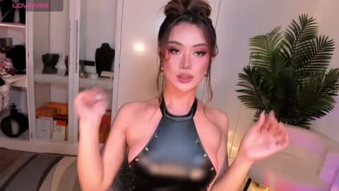 Ms. Laura online show from 01/12/25, 09:08