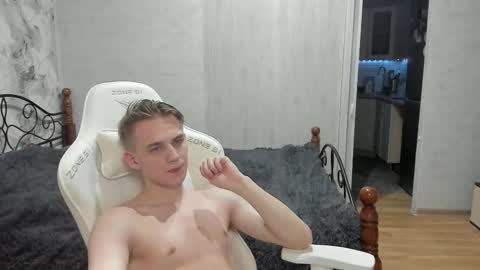 Snapshot of holiday_boys chatting on 09/08/25, 08:41 Extaz  Athrey  Howard online show from 09/08/25, 08:41