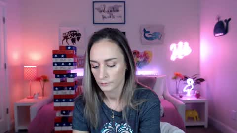 Holi Hurricane online show from 11/17/25, 05:35