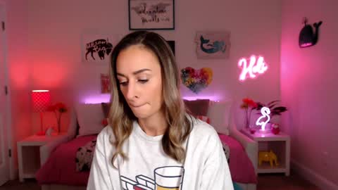 Holi Hurricane online show from 11/22/25, 04:33