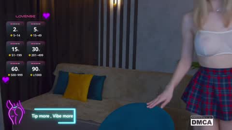 Snapshot of holl1would chatting on 02/01/25, 07:55 My social media links subscribe to support me online show from 02/01/25, 07:55