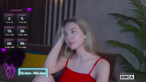 Snapshot of holl1would chatting on 02/12/25, 10:37 My social media links subscribe to support me online show from 02/12/25, 10:37