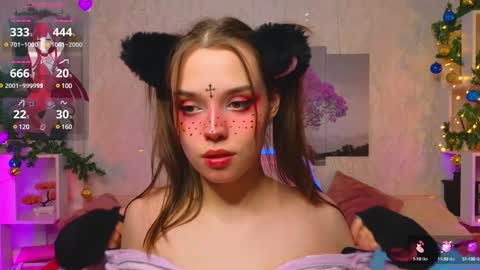 Lux online show from 01/12/25, 05:33